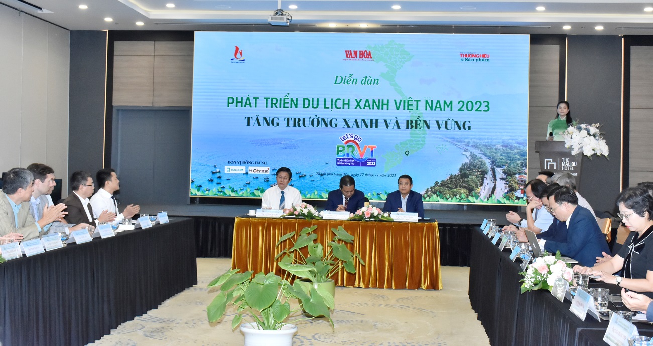 Quang cảnh diễn đàn phát triển du lịch xanh Việt Nam chủ đề “Tăng trưởng xanh và bền vững”.